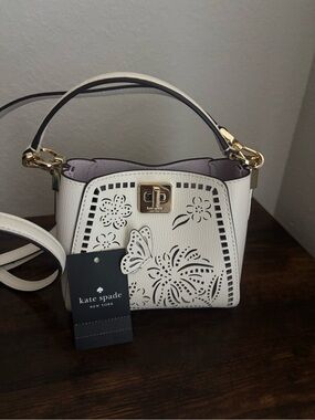 Kate Spade Phoebe Butterfly
Mini Crossbody- NEW